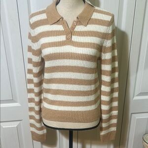 American Eagle Striped Tan and White Women's Sweater